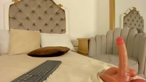 Snapshot of victoria_vallejo chatting on February 10, 2025, 5:41 pm victoria online show from February 10, 2025, 5:41 pm