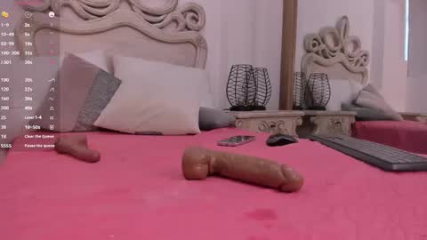 Snapshot of victoria_vallejo chatting on March 3, 2025, 5:39 pm victoria online show from March 3, 2025, 5:39 pm