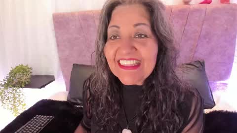 victoriaa_anderson_ online show from April 15, 2026, 2:02 pm