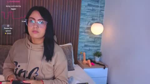 Victoria Andrade online show from February 16, 2026, 12:23 pm