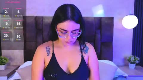 Snapshot of victoriaandrade chatting on June 19, 2026, 12:09 pm Victoria Andrade online show from June 19, 2026, 12:09 pm