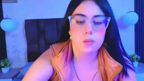 Snapshot of victoriaandrade chatting on July 6, 2026, 11:51 am Victoria Andrade online show from July 6, 2026, 11:51 am