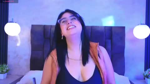 Snapshot of victoriaandrade chatting on July 10, 2026, 12:30 pm Victoria Andrade online show from July 10, 2026, 12:30 pm