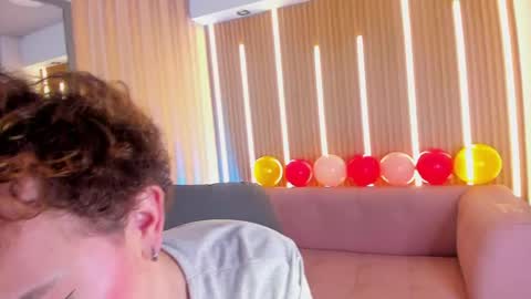 Snapshot of victoriastrom_ chatting on May 4, 2026, 3:19 pm victoriastrom online show from May 4, 2026, 3:19 pm