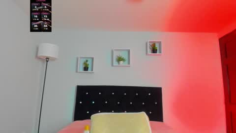 victoriia_rose_ online show from April 25, 2026, 1:25 pm