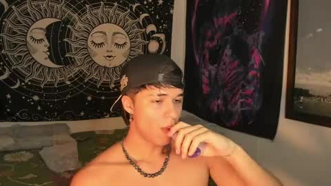 Snapshot of victorino_jhonson chatting on January 10, 2025, 3:07 am Victorino Jhonson online show from January 10, 2025, 3:07 am