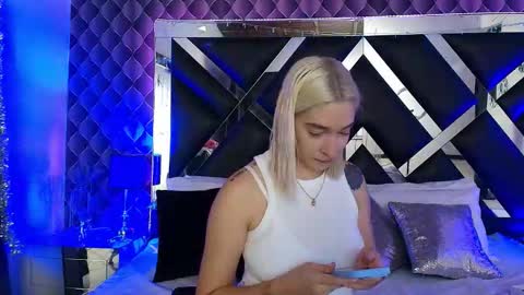 victtoria lee online show from February 17, 2026, 6:58 pm