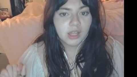 viennavisabelle online show from November 9, 2025, 7:28 am