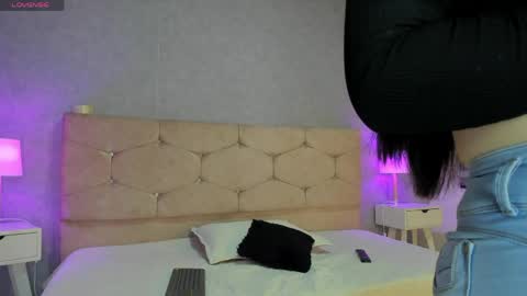Snapshot of viiolet_collins chatting on May 13, 2026, 9:11 pm VIOLET online show from May 13, 2026, 9:11 pm