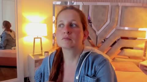 Violeta online show from December 8, 2024, 10:47 pm