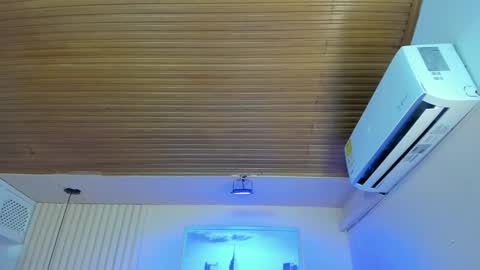 Viiolett online show from November 6, 2025, 8:10 pm