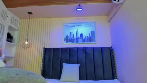 Viiolett online show from April 4, 2026, 9:23 pm