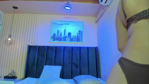 Viiolett online show from April 10, 2026, 8:13 pm