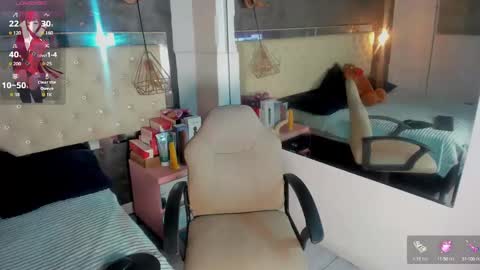 Snapshot of viiolettlopez chatting on September 26, 2025, 12:53 pm Violet online show from September 26, 2025, 12:53 pm