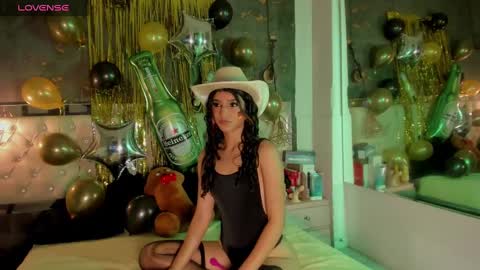 Snapshot of viiolettlopez chatting on September 29, 2025, 5:29 pm Violet online show from September 29, 2025, 5:29 pm