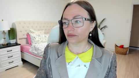Ukrainian-woman online show from September 25, 2025, 12:09 pm