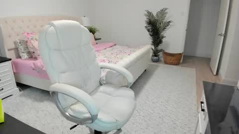 Ukrainian-woman online show from July 8, 2026, 11:26 am