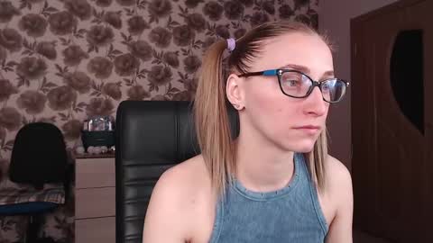 Snapshot of vikaericka chatting on January 7, 2025, 12:20 pm Vika online show from January 7, 2025, 12:20 pm