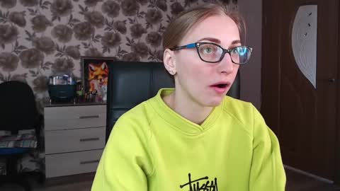 Snapshot of vikaericka chatting on February 9, 2025, 8:11 am Vika online show from February 9, 2025, 8:11 am