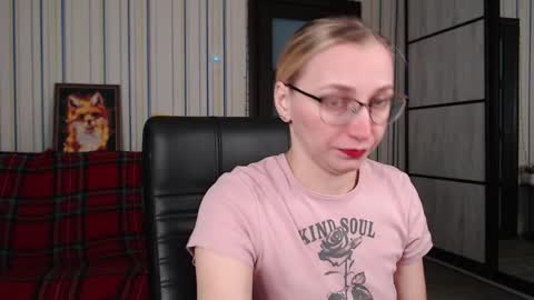 Snapshot of vikaericka chatting on February 9, 2026, 5:55 am Vika online show from February 9, 2026, 5:55 am