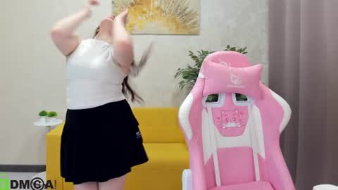 VikiJinx online show from July 4, 2026, 12:11 pm
