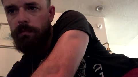 Vikinyourpuss online show from October 5, 2025, 8:18 pm