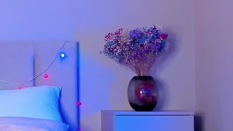 VIKKI online show from January 18, 2025, 6:53 pm