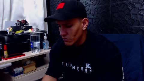 Viktor Herrera online show from March 8, 2025, 1:17 am