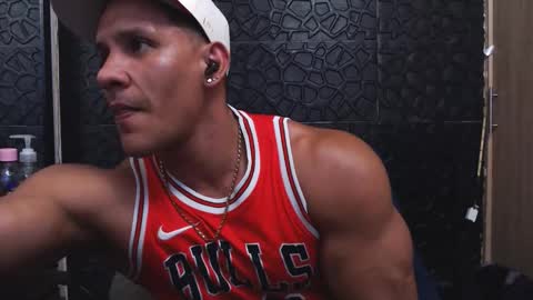 Viktor Herrera online show from October 10, 2025, 3:38 am