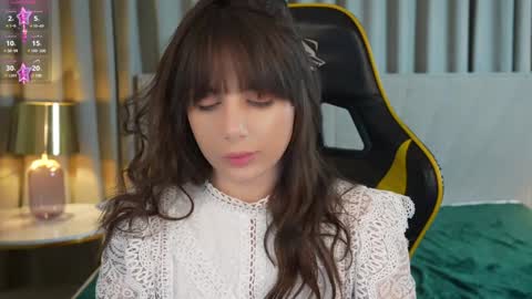 Snapshot of viktoria_storm chatting on December 4, 2024, 10:24 am Alisa online show from December 4, 2024, 10:24 am