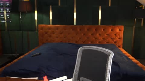 Snapshot of viktoria_storm chatting on December 6, 2024, 4:49 pm Alisa online show from December 6, 2024, 4:49 pm