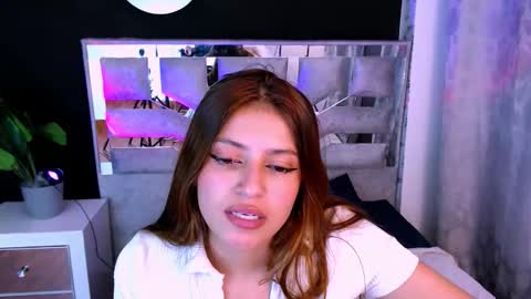 viky_evanss online show from April 17, 2026, 11:08 pm