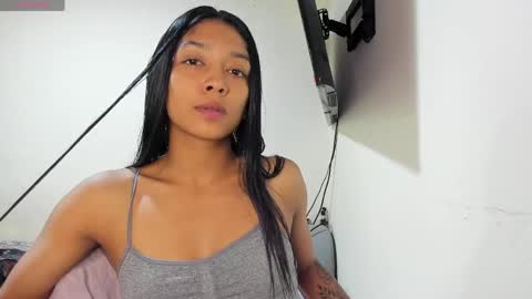 Snapshot of vinaly_y chatting on May 6, 2026, 6:13 pm Vinaly online show from May 6, 2026, 6:13 pm