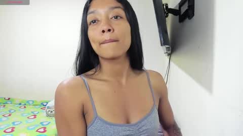 Snapshot of vinaly_y chatting on May 25, 2026, 6:58 pm Vinaly online show from May 25, 2026, 6:58 pm