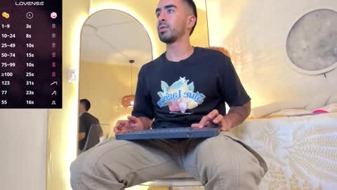 Snapshot of vince_colin chatting on November 30, 2025, 6:17 am VINCE online show from November 30, 2025, 6:17 am