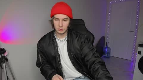 Snapshot of vincent__strong chatting on December 4, 2024, 10:02 am Vincent Strong online show from December 4, 2024, 10:02 am