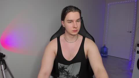 Snapshot of vincent__strong chatting on January 22, 2025, 11:01 am Vincent Strong online show from January 22, 2025, 11:01 am