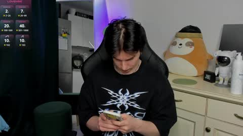 Vincent Strong online show from April 11, 2026, 9:24 am