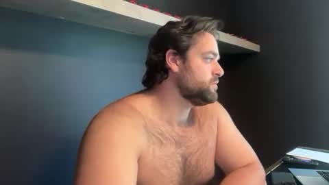 Snapshot of vinfaro27 chatting on October 26, 2025, 5:30 pm Vinfaro27 online show from October 26, 2025, 5:30 pm