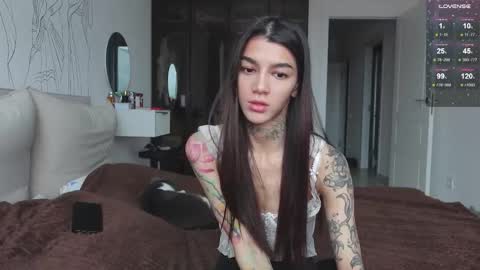 vinkitinkii online show from October 30, 2025, 7:54 am