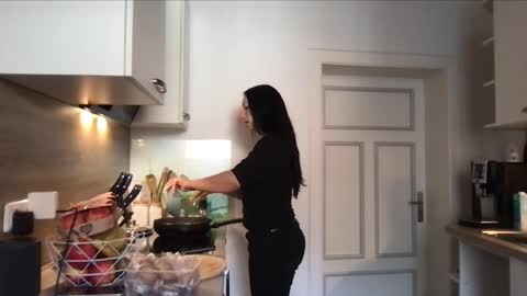 Vio online show from November 4, 2025, 12:04 pm