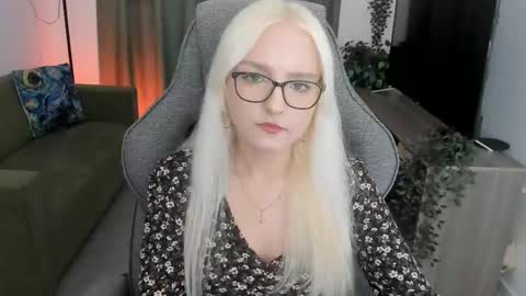 violamore online show from May 1, 2026, 5:28 pm
