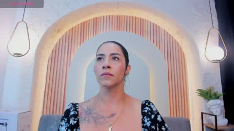 Violette online show from April 10, 2026, 10:09 am