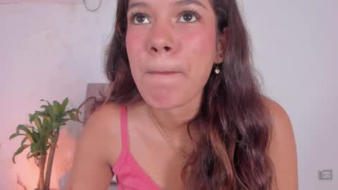 Snapshot of violet_24__ chatting on January 22, 2025, 8:49 pm Violet online show from January 22, 2025, 8:49 pm