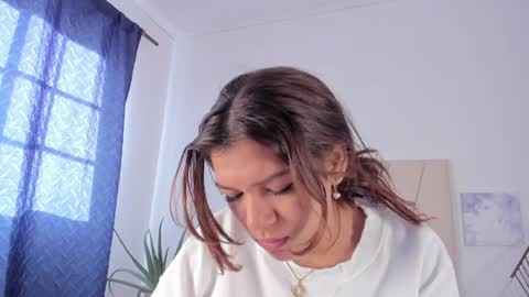 Snapshot of violet_24__ chatting on January 25, 2025, 12:47 pm Violet online show from January 25, 2025, 12:47 pm