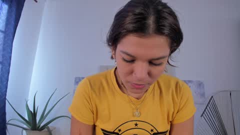 Snapshot of violet_24__ chatting on January 30, 2025, 12:59 pm Violet online show from January 30, 2025, 12:59 pm