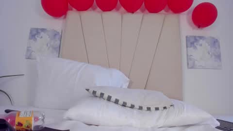 Snapshot of violet_24__ chatting on February 14, 2025, 8:15 pm Violet online show from February 14, 2025, 8:15 pm