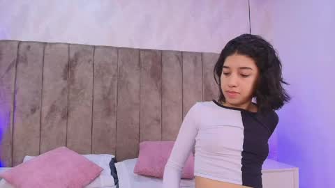 Violeta online show from May 13, 2026, 12:13 pm