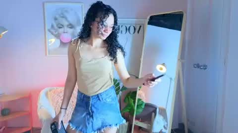 violet__15 online show from July 14, 2026, 12:11 pm