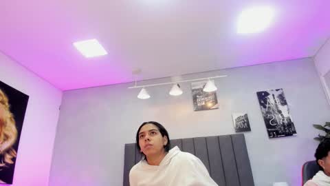 Violet and Myers online show from November 14, 2025, 12:48 pm